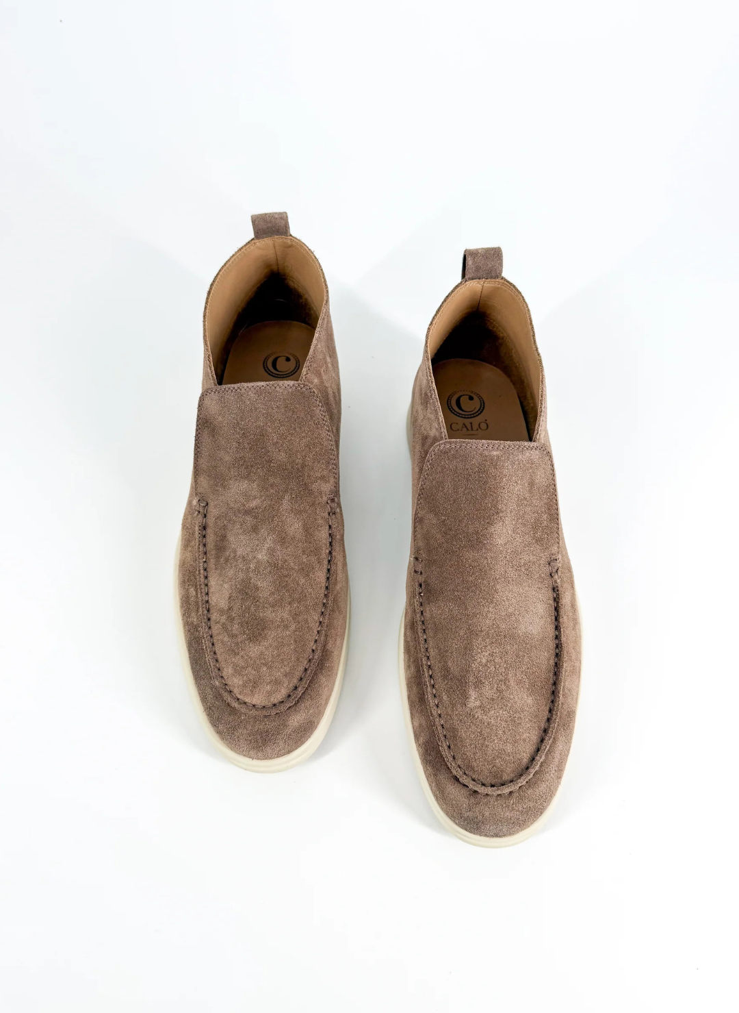 Calo Italian Suede Desert Boot In Taupe – The Oxford Shop display picture 2