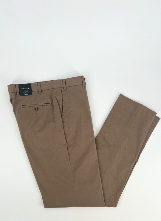 Dayne Chino Pant In Brown