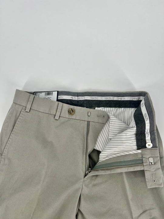 Dayne Chino Pant in Light Grey