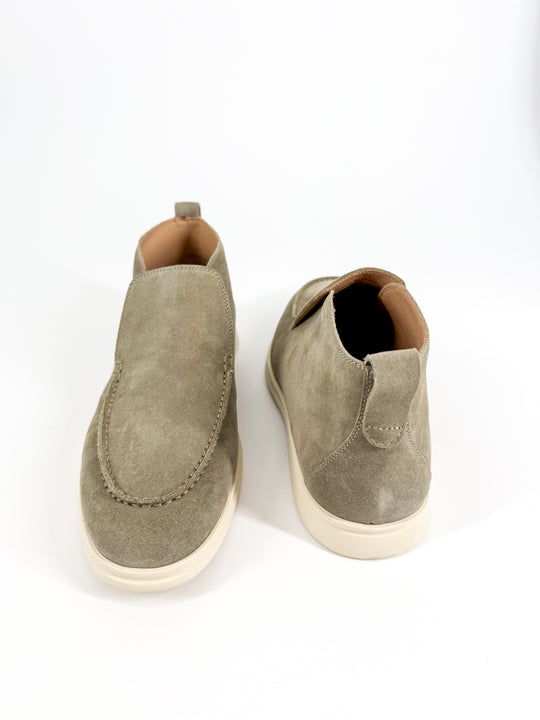 Calo Suede Desert Boot In Verde