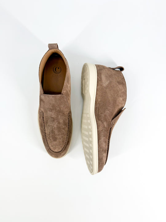 Calo Italian Suede Desert Boot In Taupe