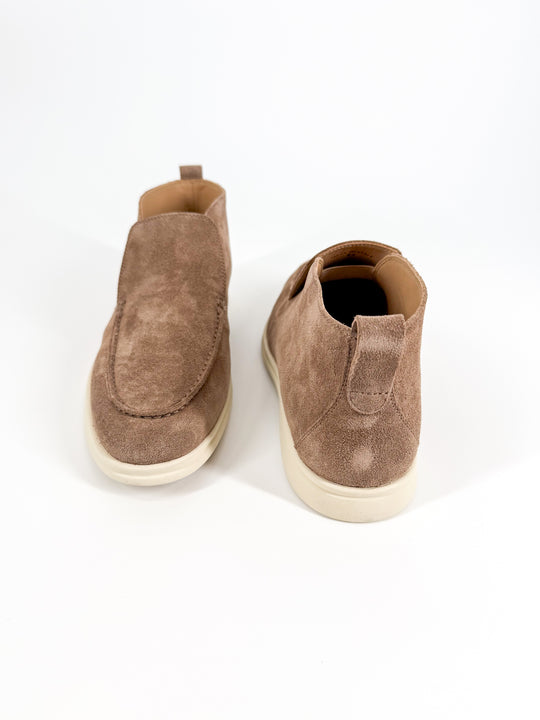 Calo Italian Suede Desert Boot In Taupe