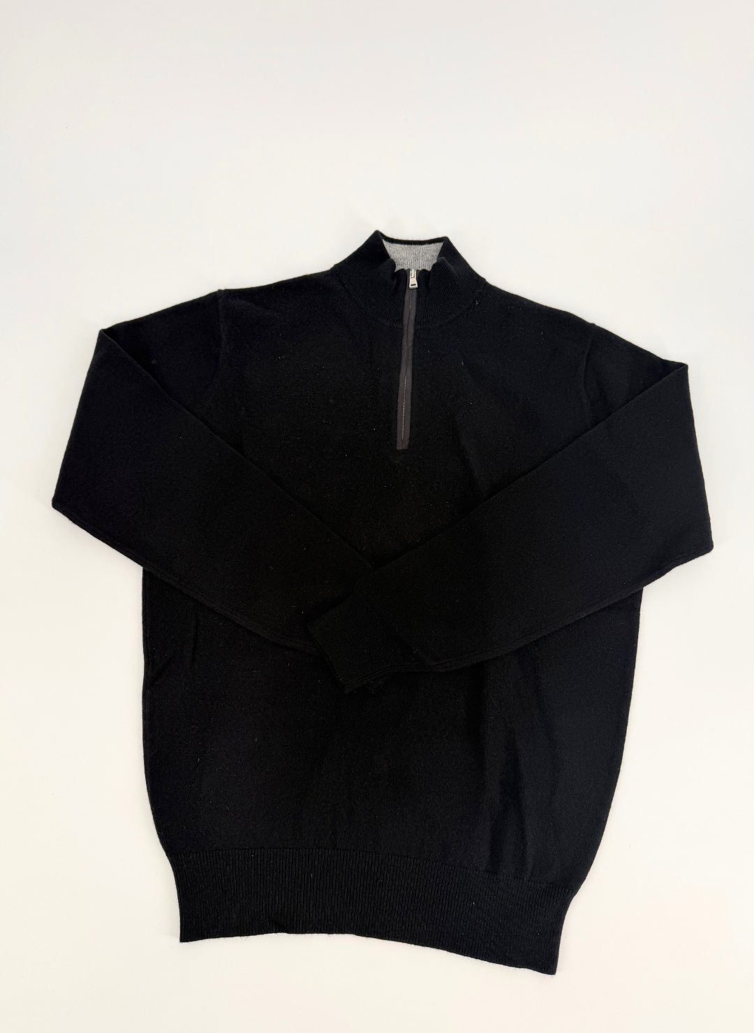 Cashmere Q-Zip Sweater in Black