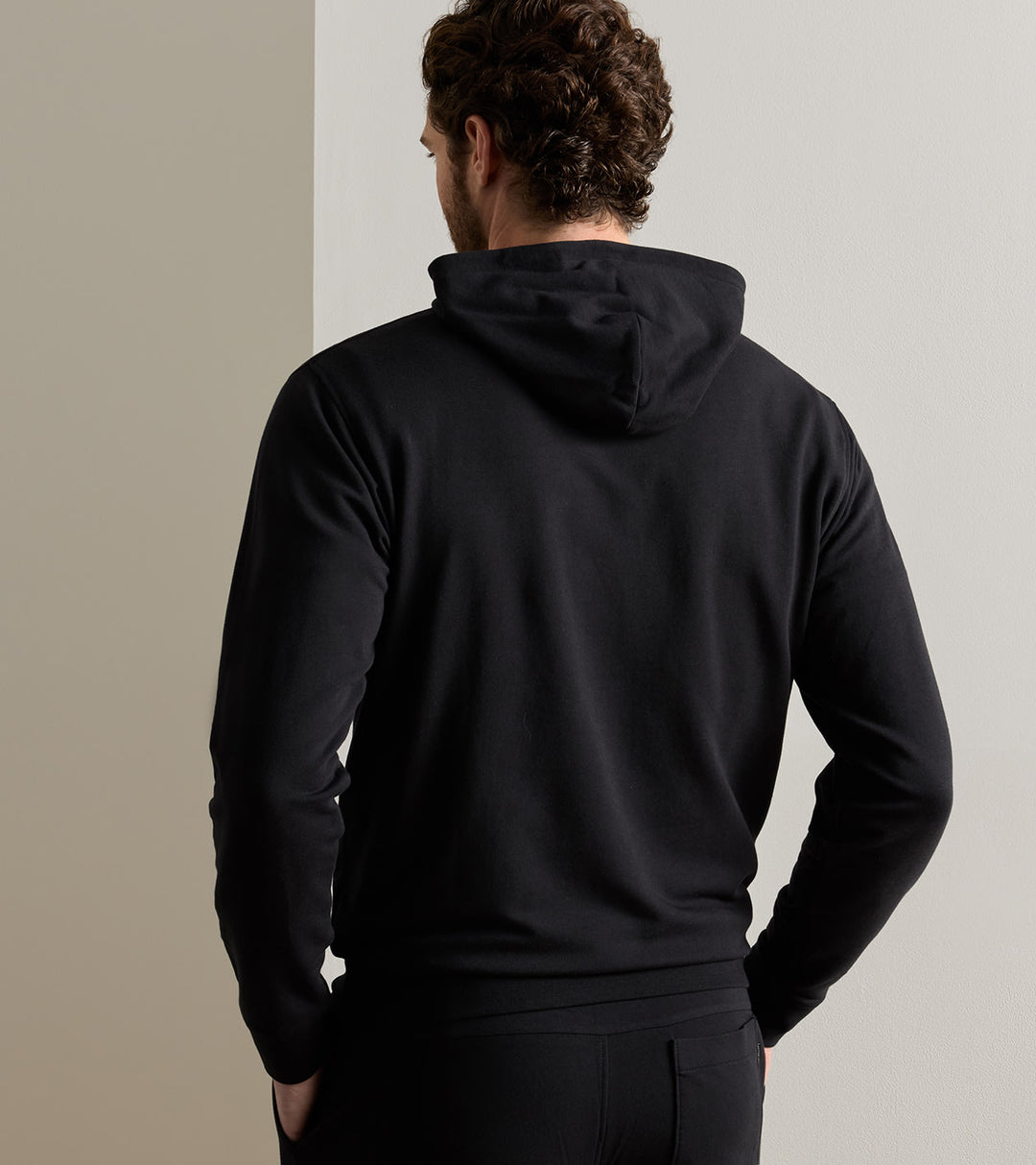 Oasis Pullover Hoodie In Black