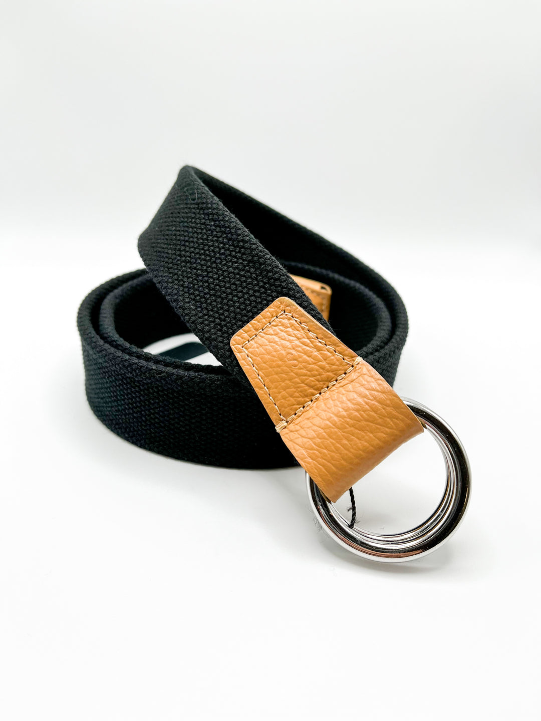 The Oxford Shop O-Ring Canvas Belt In Black